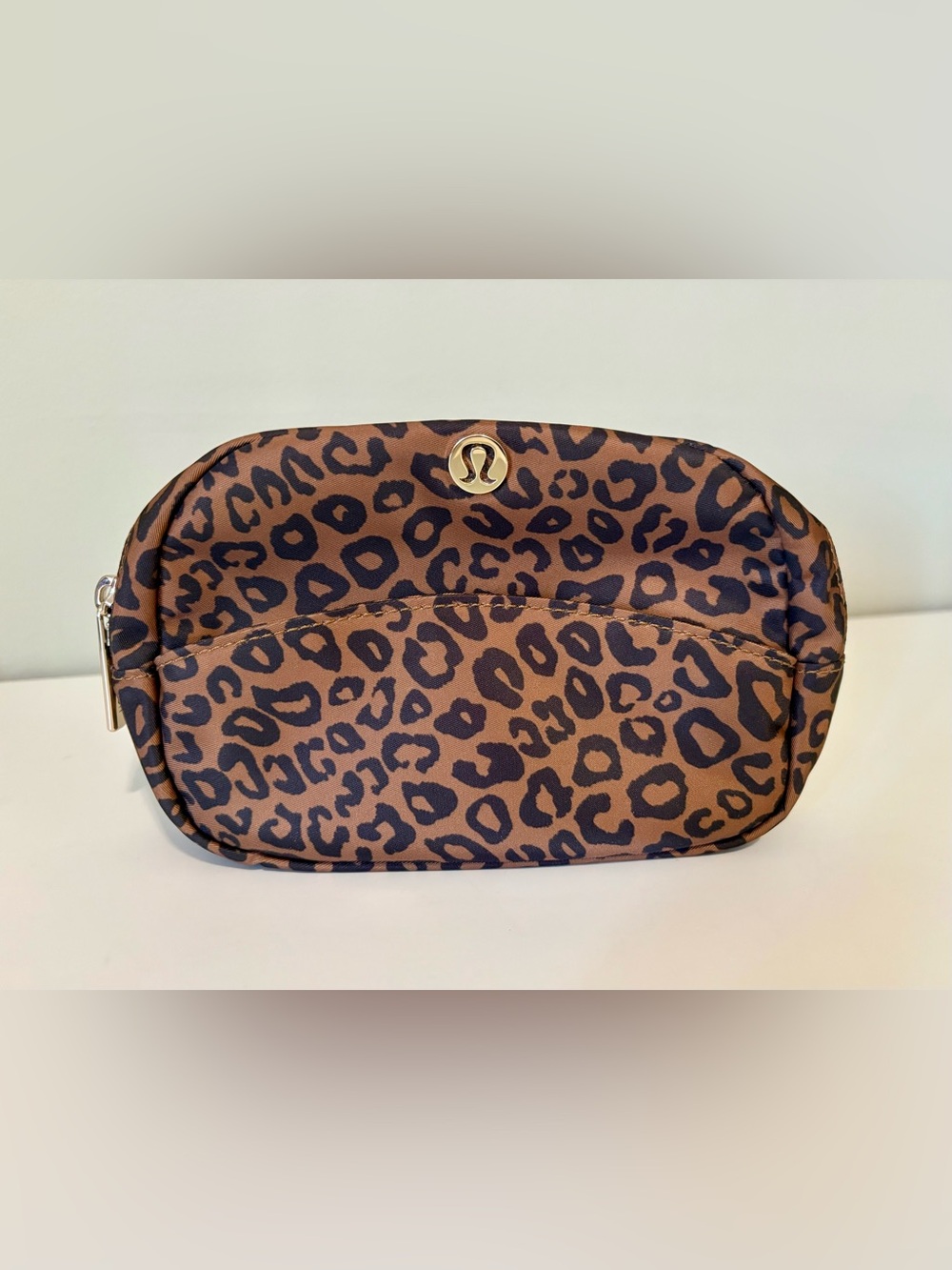 Lululemon City Essentials Pouch (leopard)